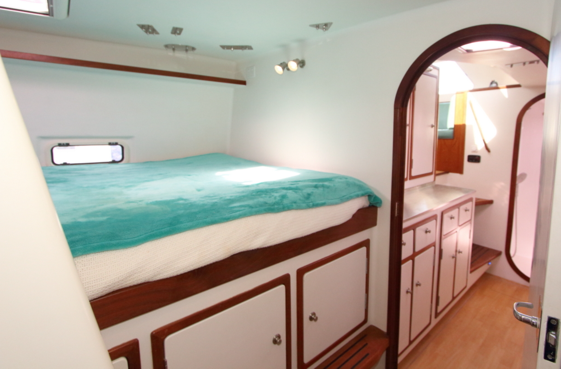  Port cabin looking aft to Workshop 